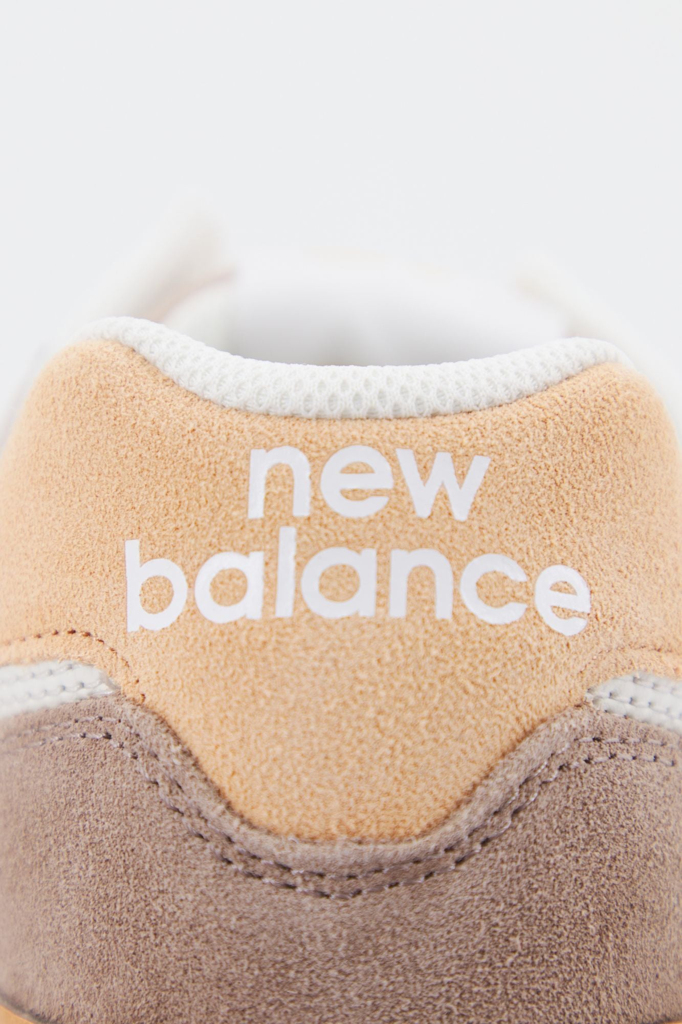 NEW BALANCE ML574 RB2  en color MARRON CLARO (4)