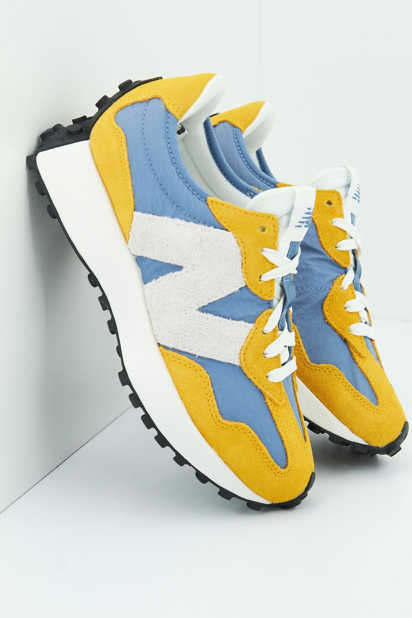 NEW BALANCE WS327 UN  en color AMARILLO (1)
