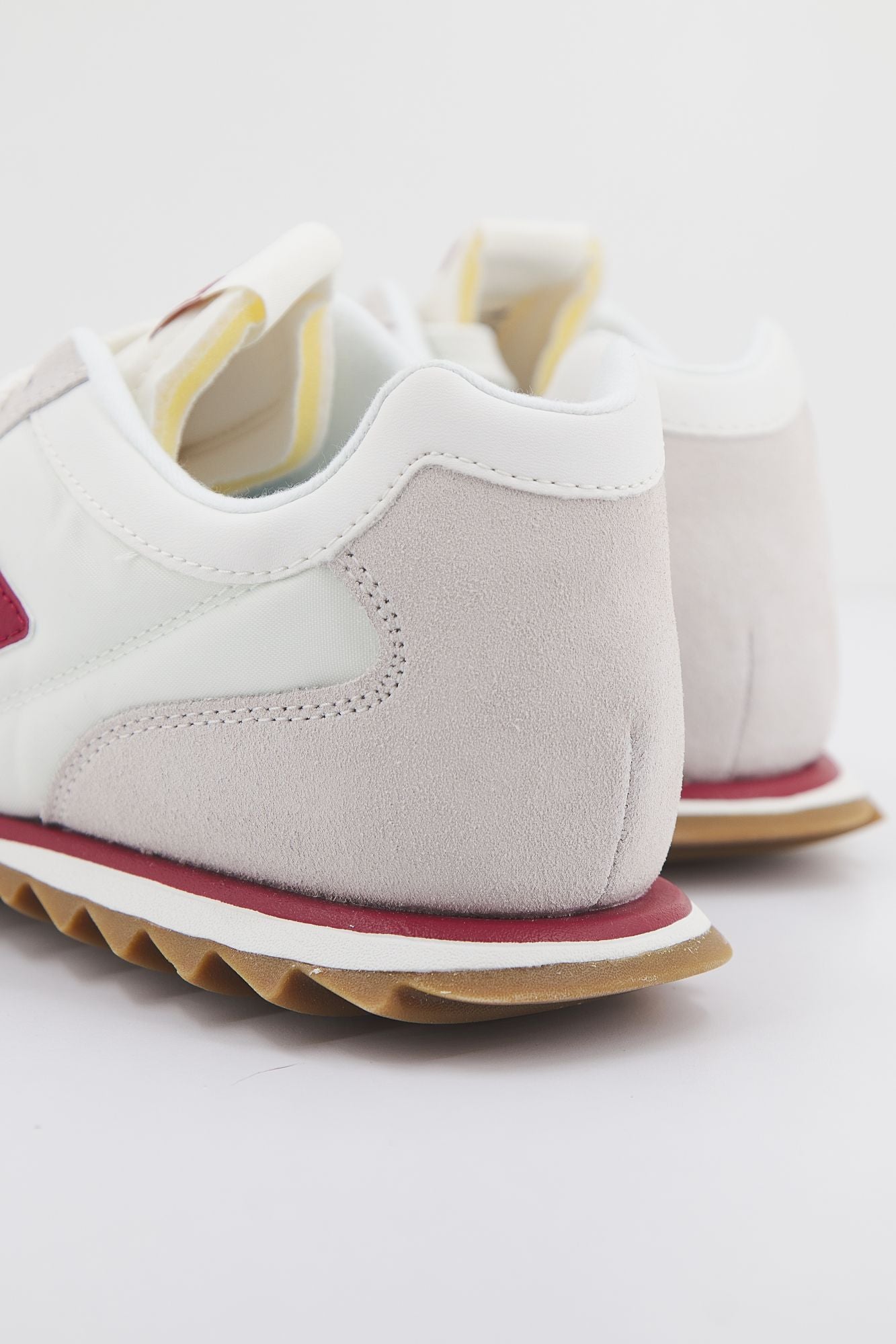 NEW BALANCE URC30 AH LIFESTYLE en color ROJO (3)
