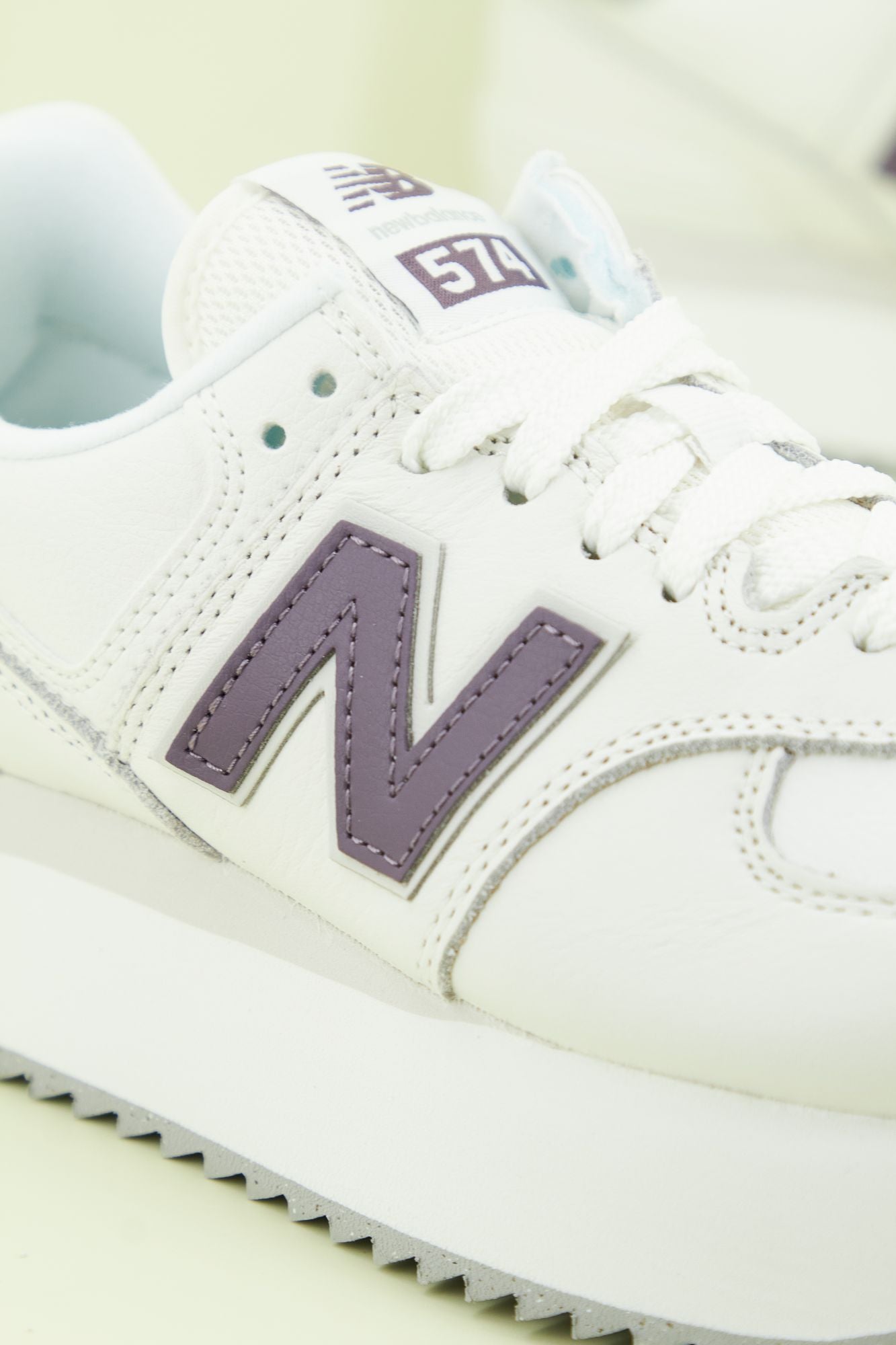 NEW BALANCE WL574 ZFG en color BLANCO (4)