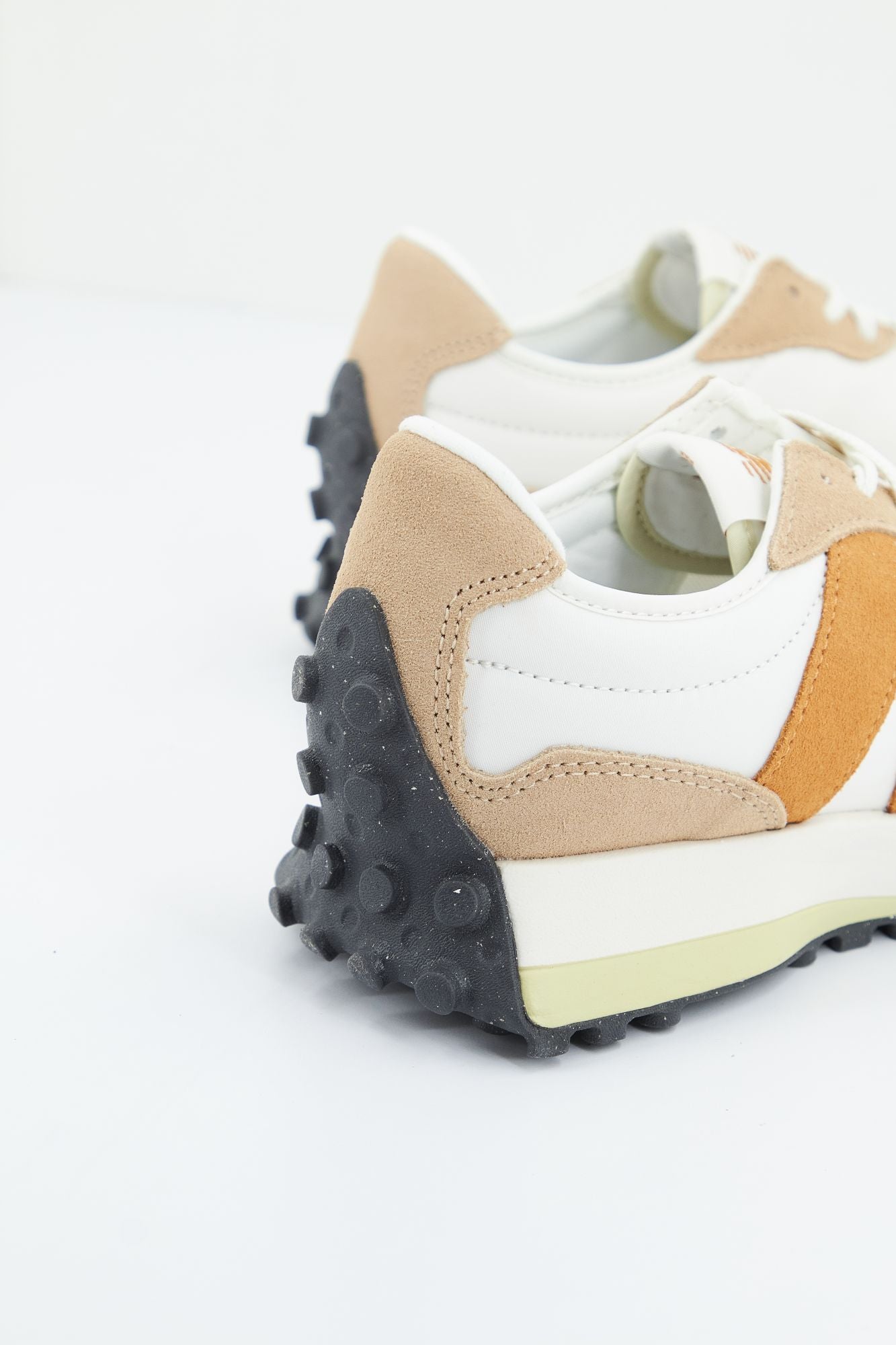 NEW BALANCE WS327 PT en color MARRON (3)