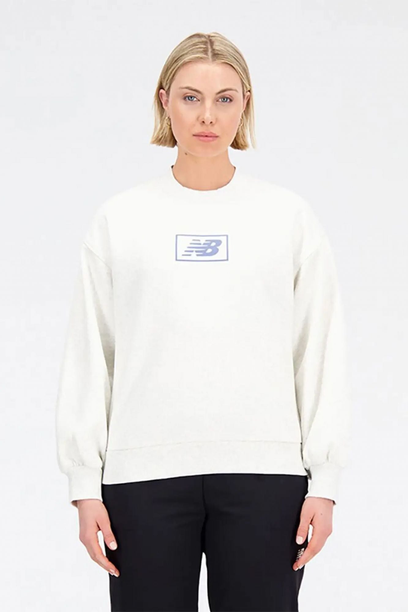 NEW BALANCE  ESSENTIALS BRUSHED BACK en color BLANCO (1)