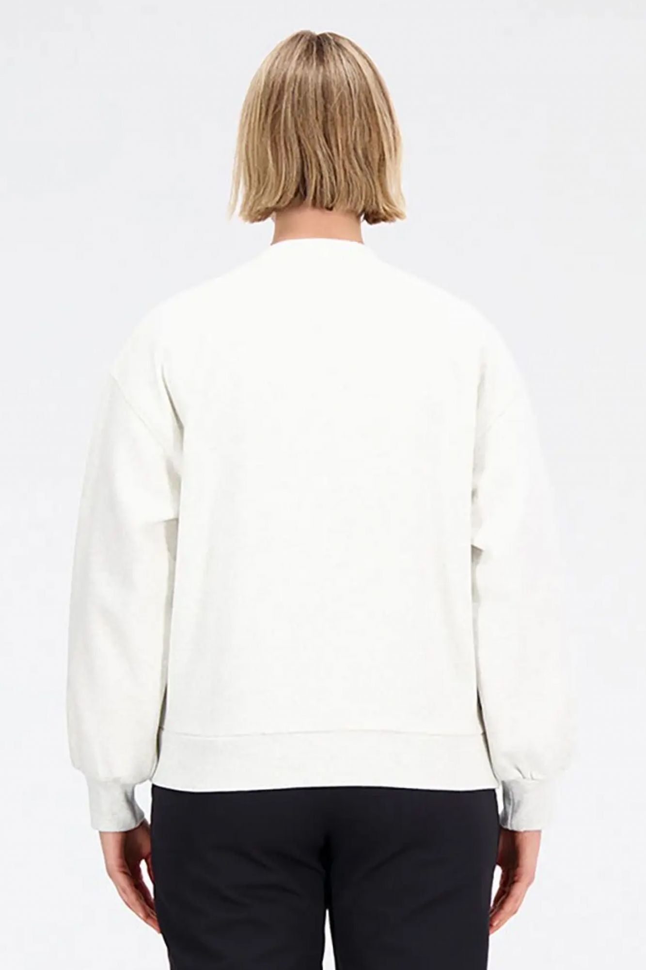 NEW BALANCE  ESSENTIALS BRUSHED BACK en color BLANCO (2)