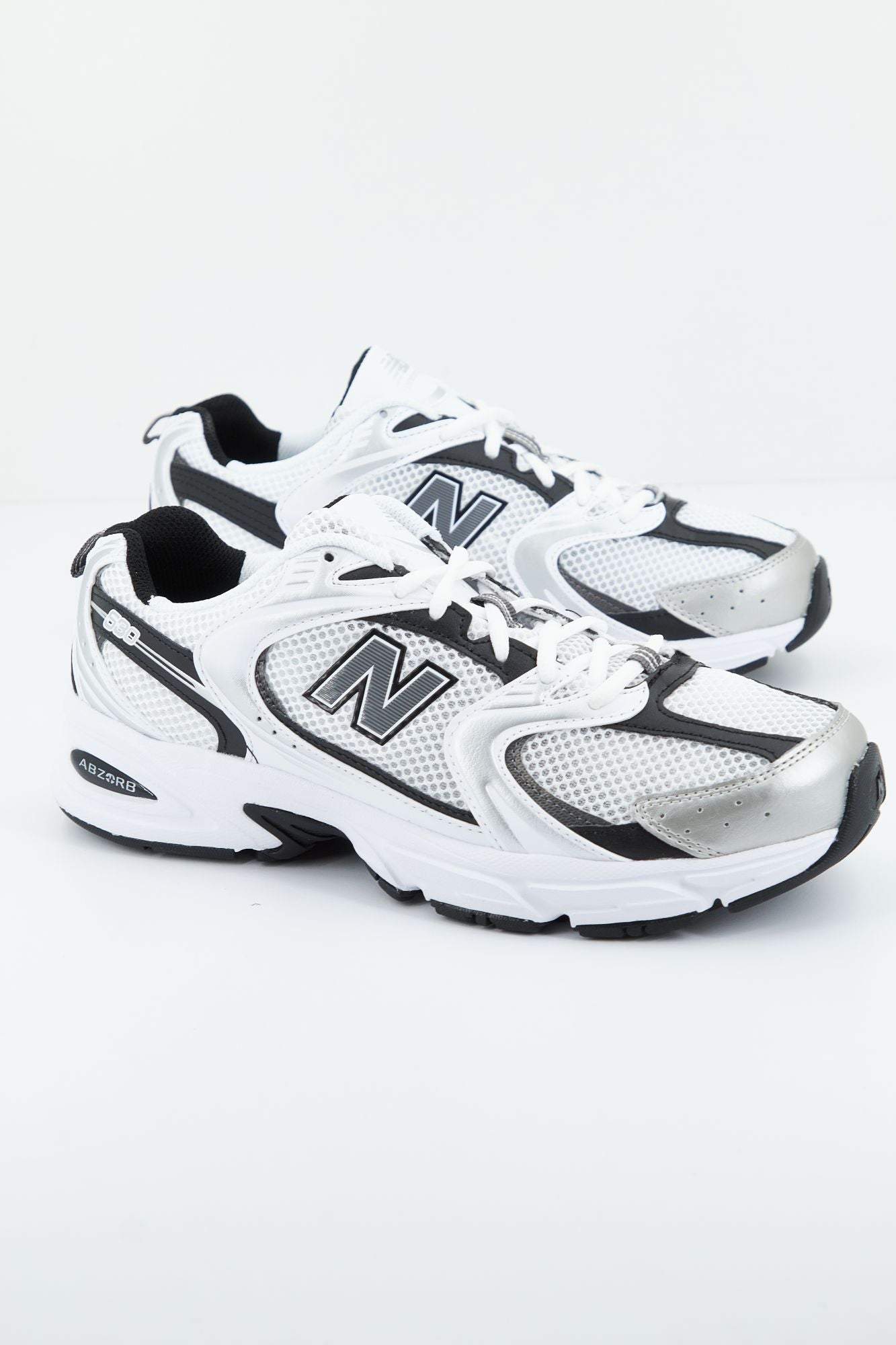 NEW BALANCE MR530 LB en color BLANCO (2)