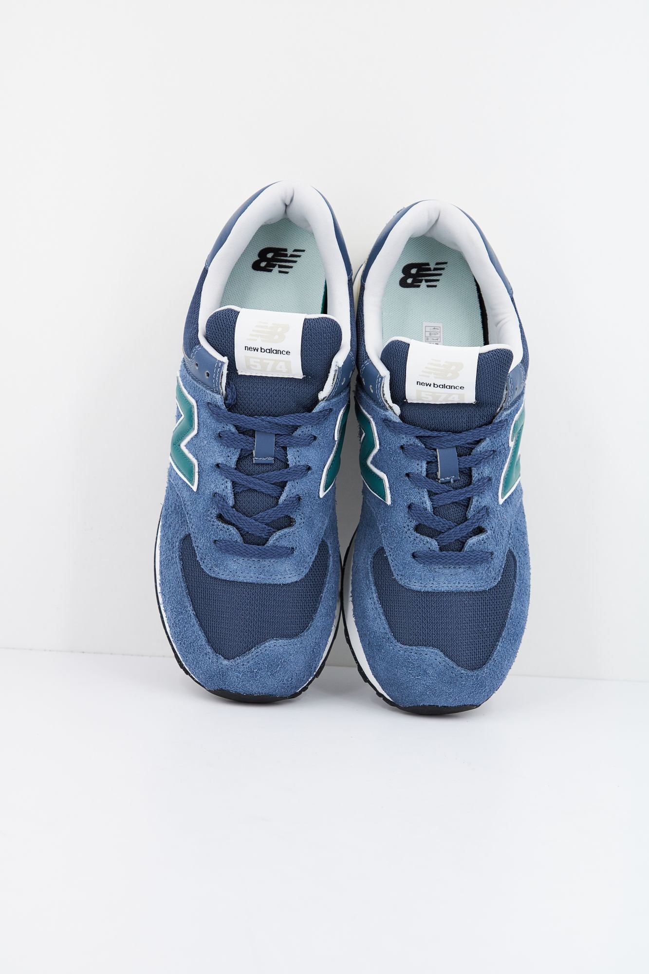 NEW BALANCE U574 SNG  en color AZUL (2)