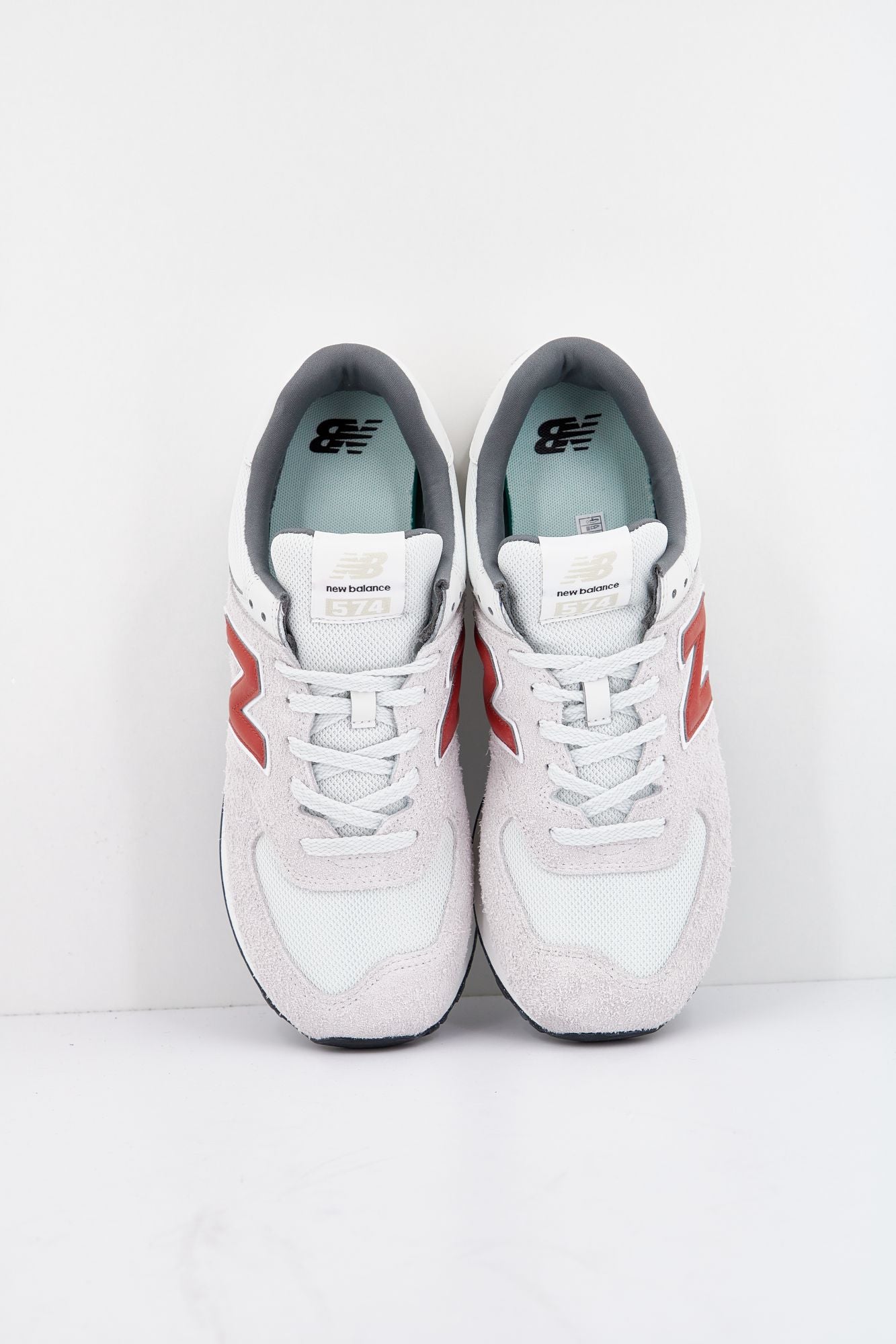 NEW BALANCE U574SOR en color BLANCO (2)