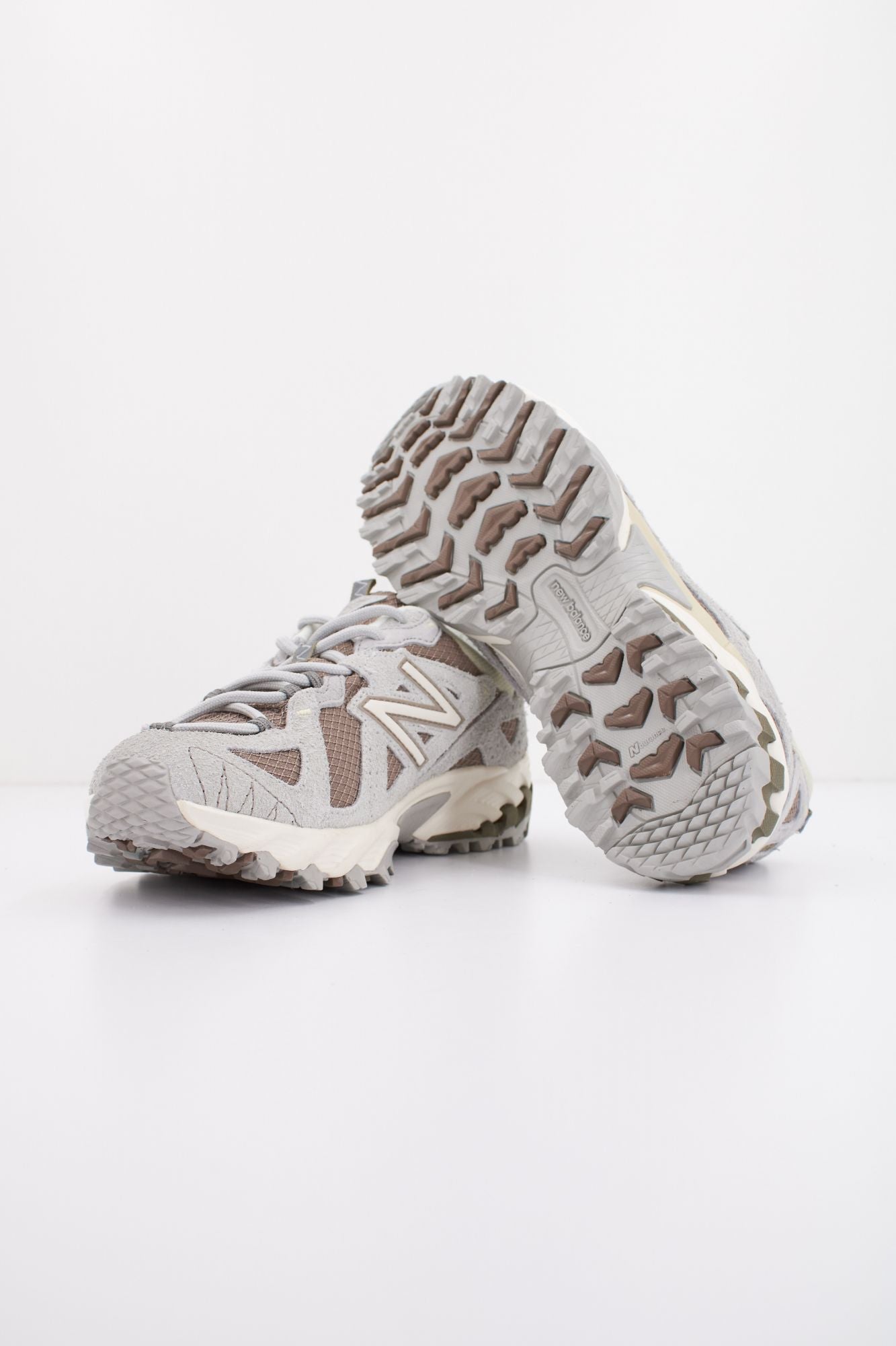 NEW BALANCE ML610 TE en color AZUL (4)