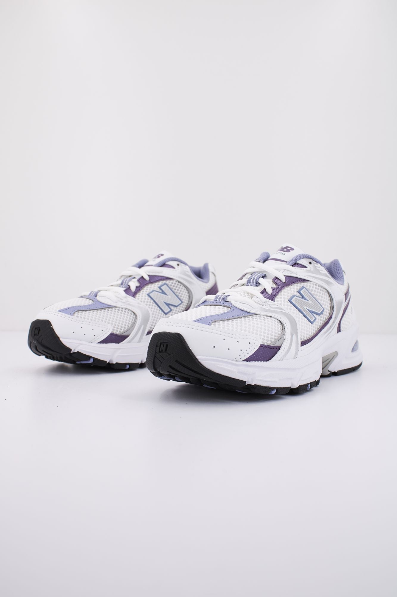 NEW BALANCE MR530 RE en color BLANCO (2)