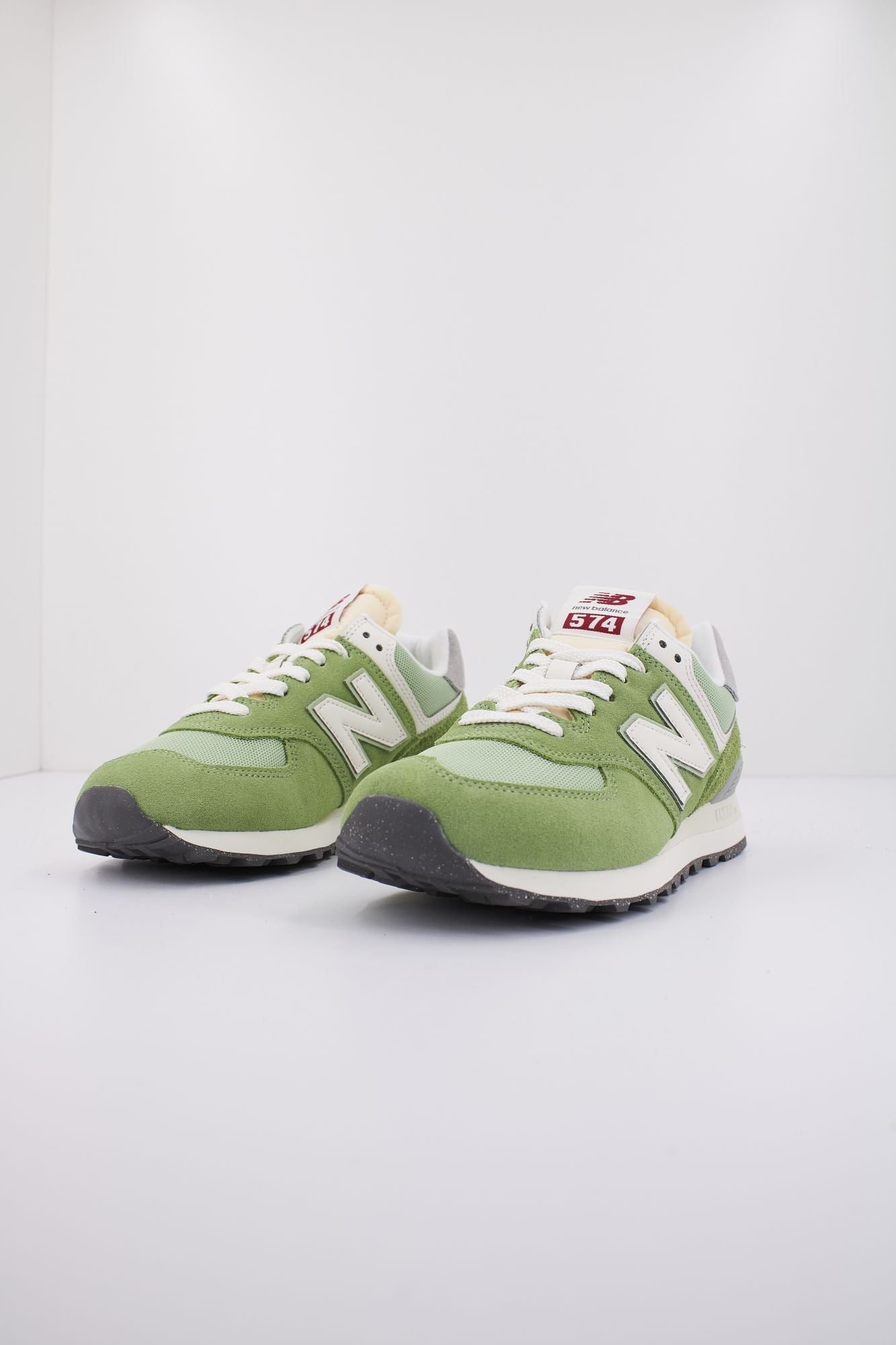 NEW BALANCE U574 RCC  en color VERDE (2)