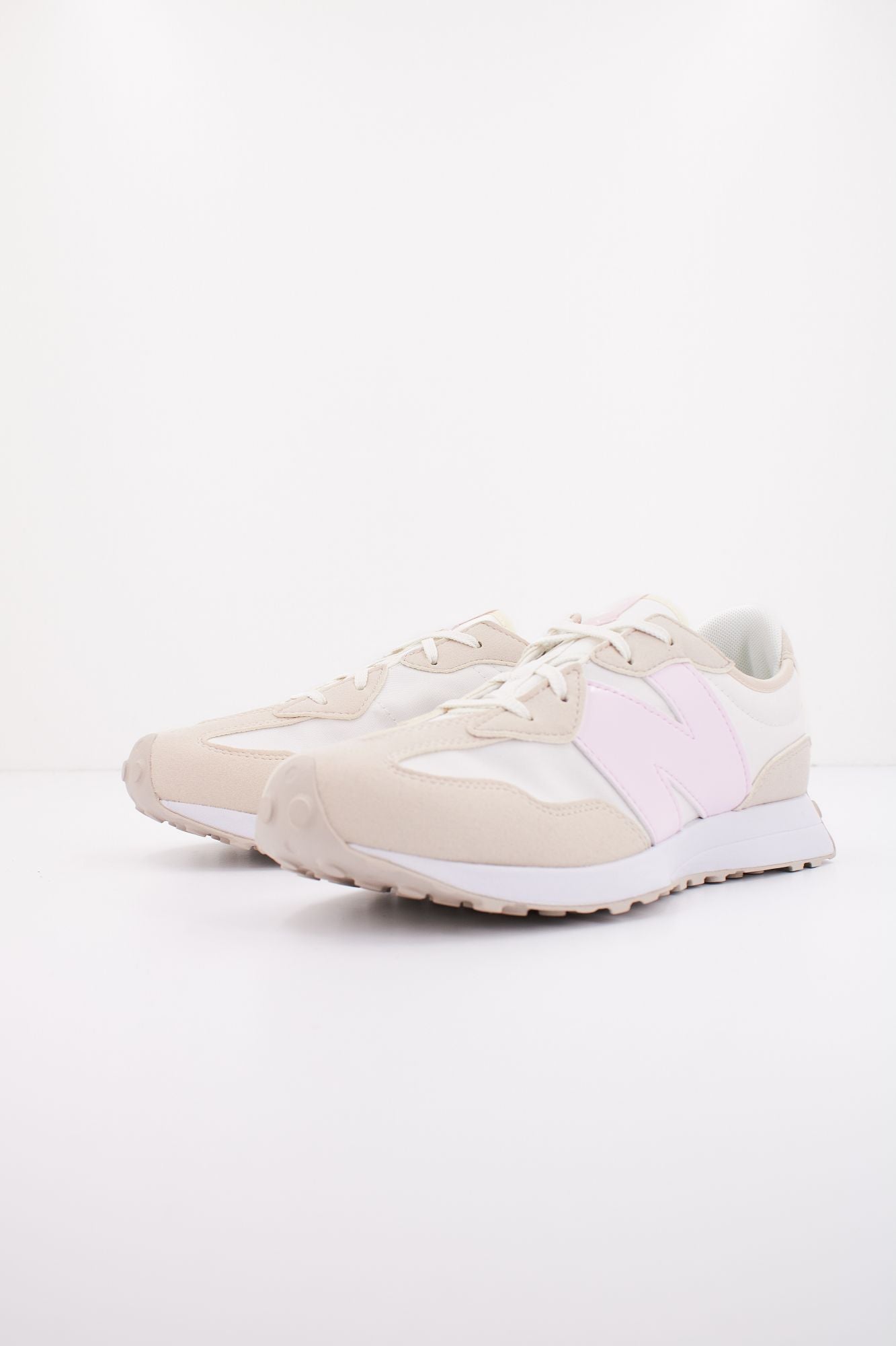 NEW BALANCE GS327 SPG en color BEIS (2)