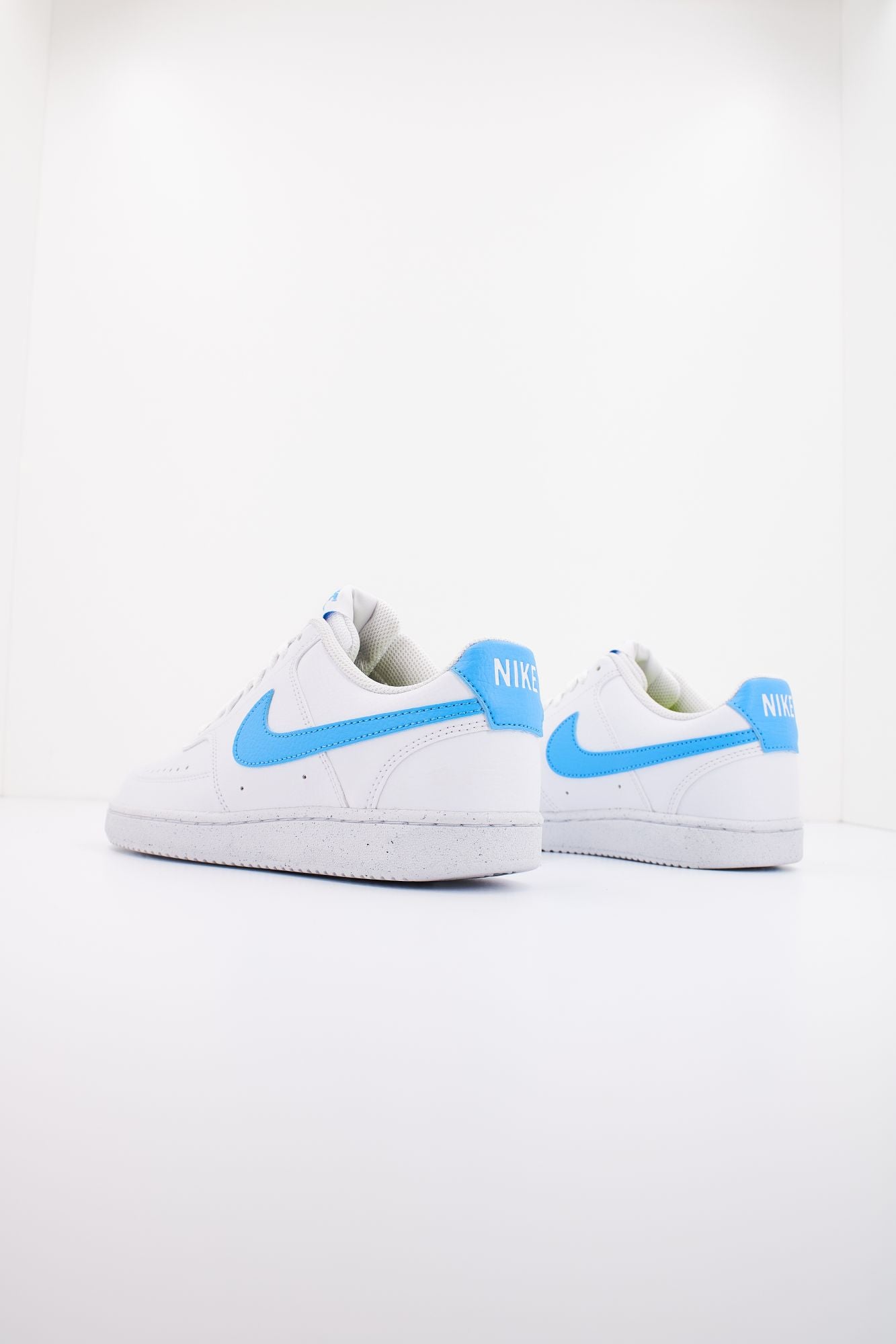 NIKE COURT VISION LOW BE WOM en color BLANCO (3)