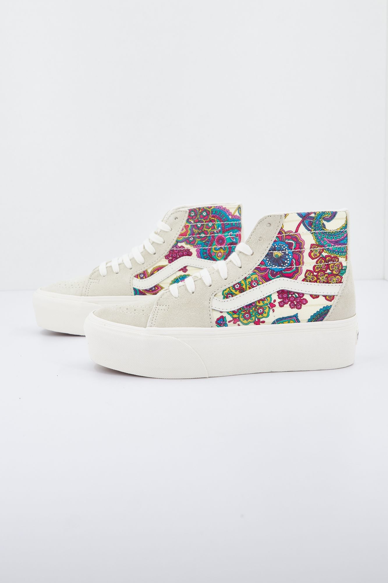 VANS UA SK8-HI en color BEIS (2)