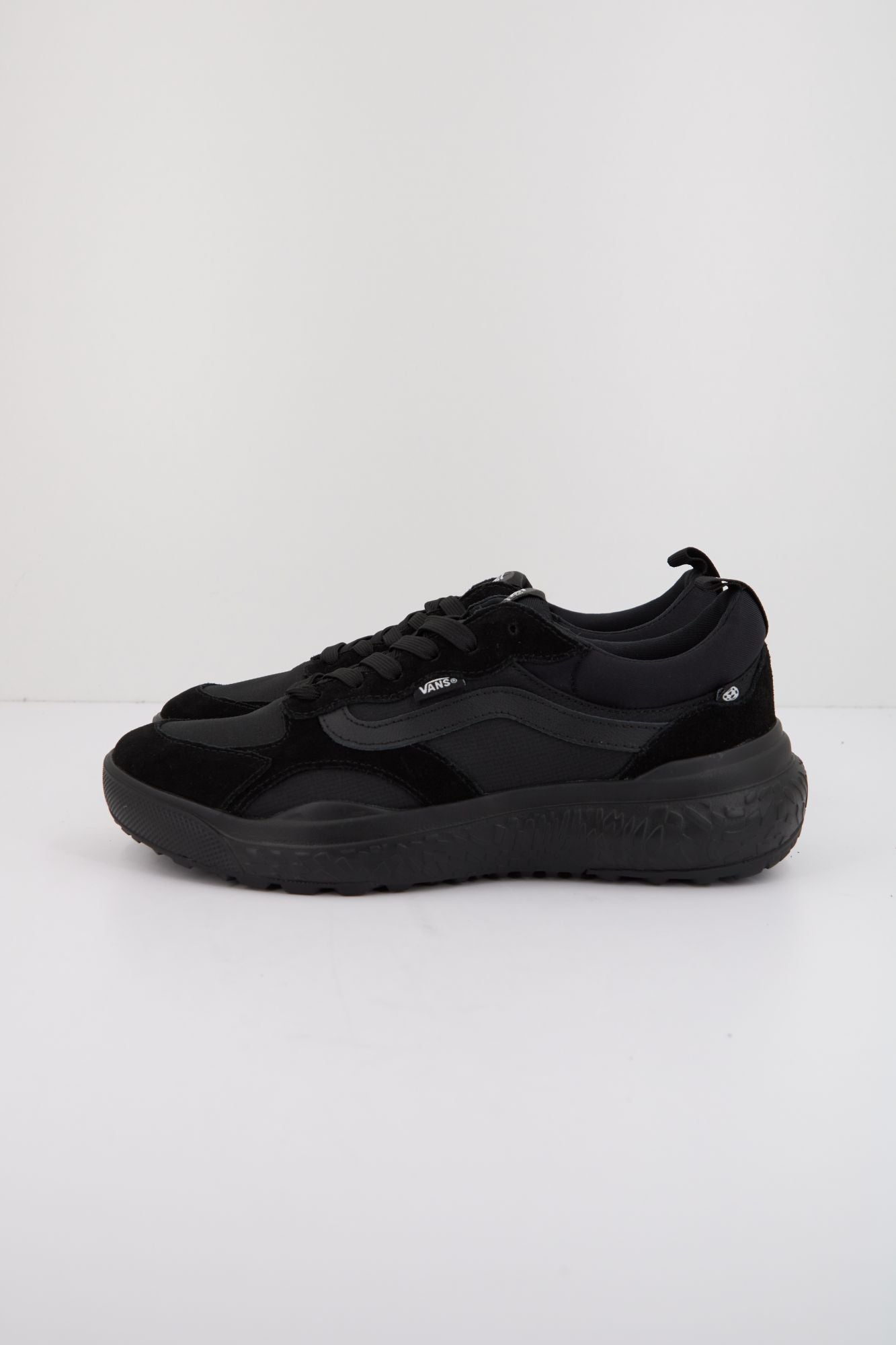 VANS ULTRARANGE NEO VR3 en color NEGRO (1)
