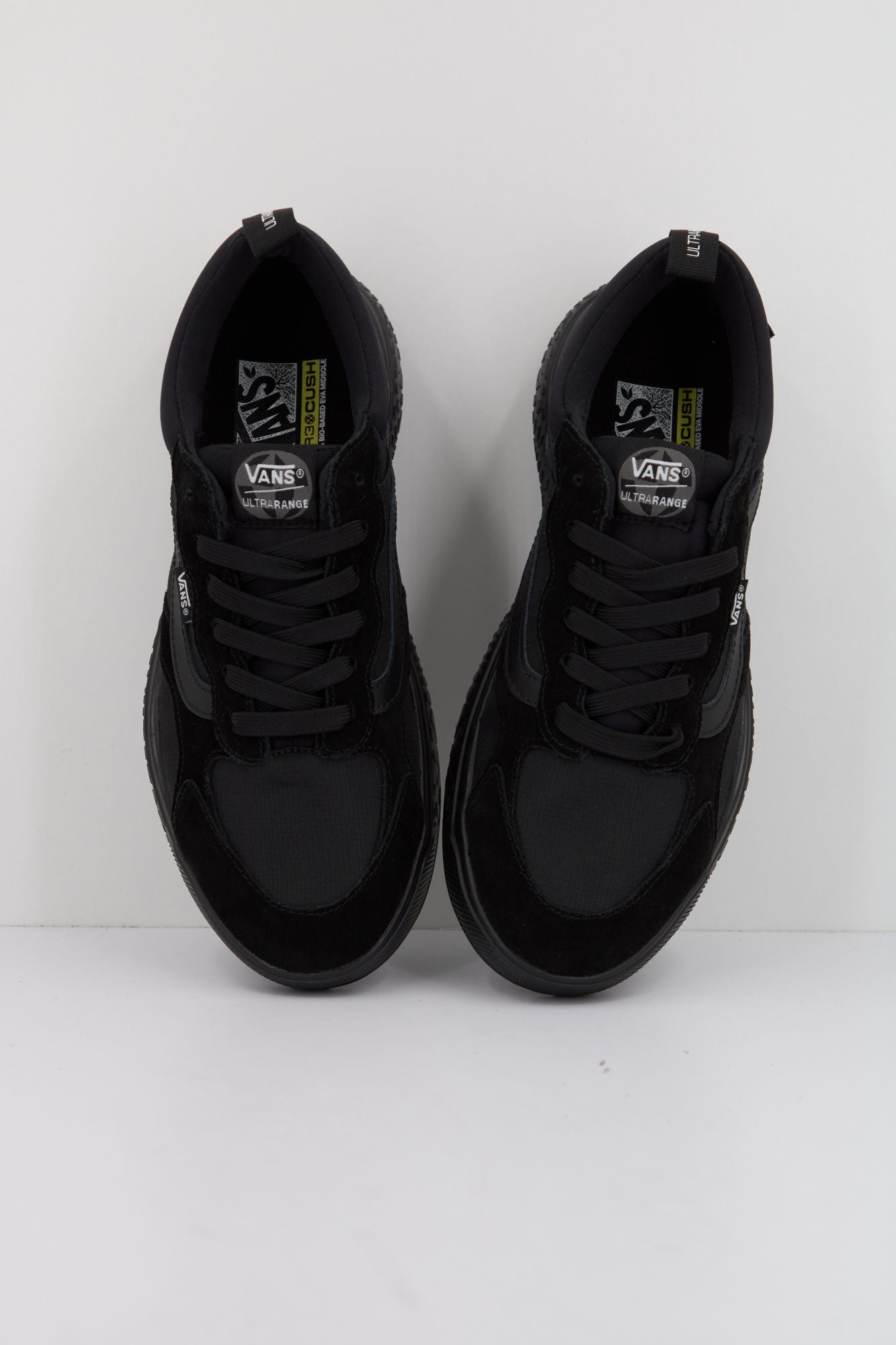 VANS ULTRARANGE NEO VR3 en color NEGRO (2)