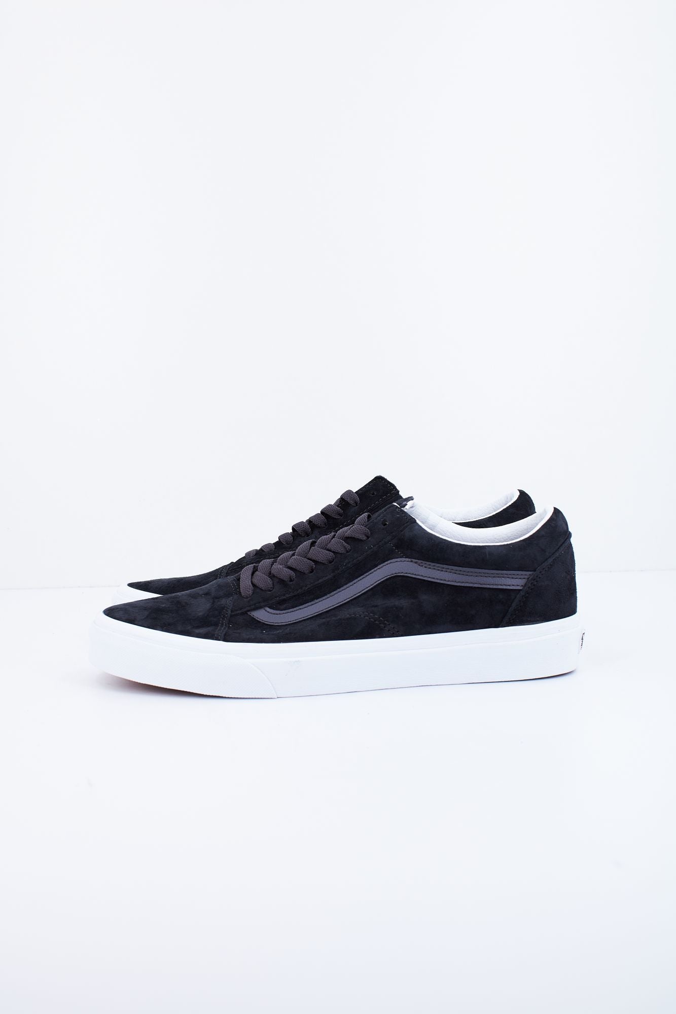 VANS OLD SKOOL en color NEGRO (1)