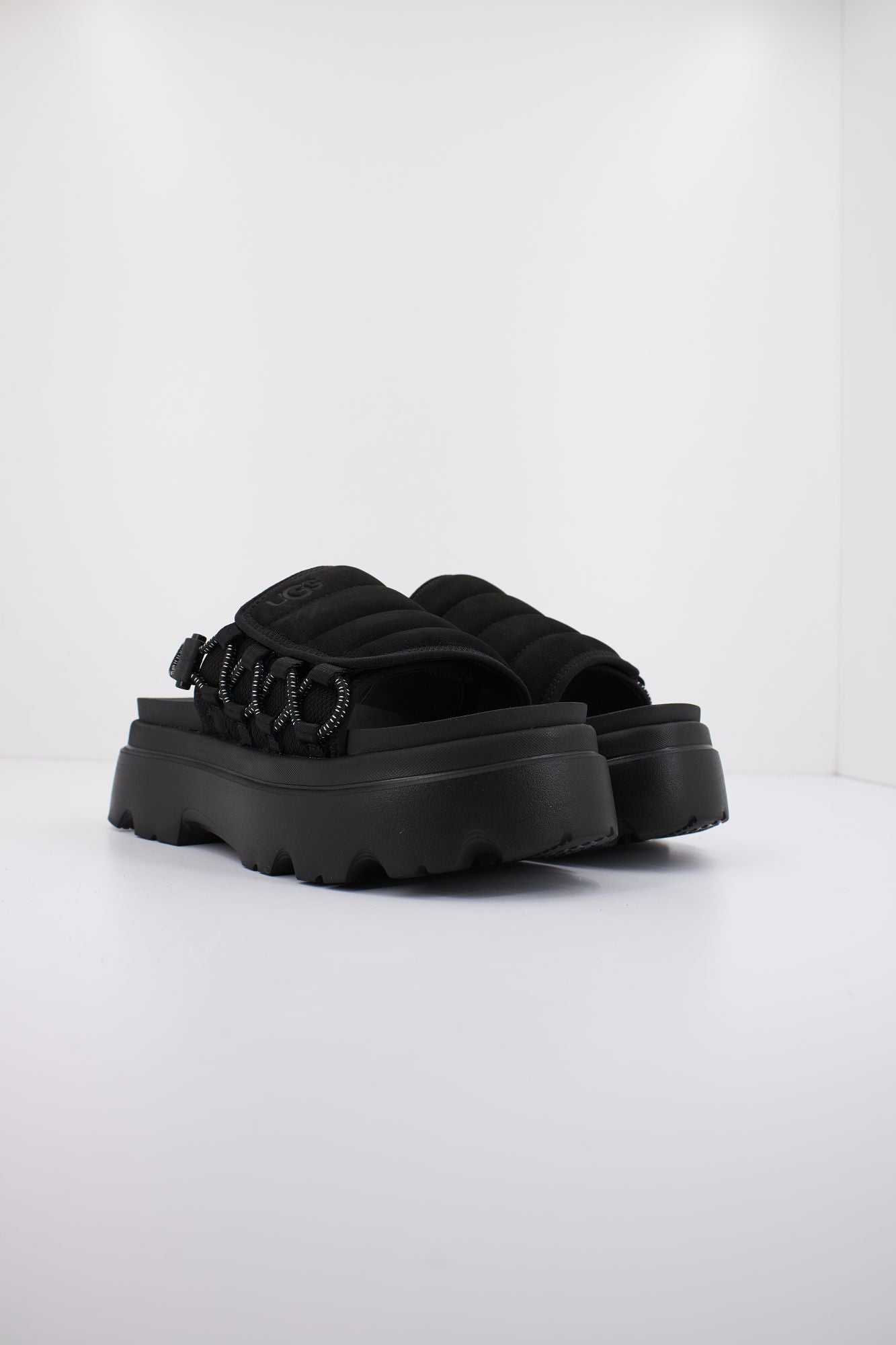 UGG CALLIE en color NEGRO (2)