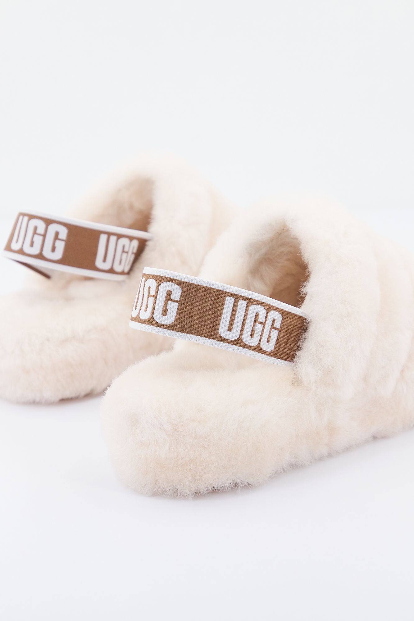 UGG  FLUFF YEAH SLIDE en color BEIS (3)